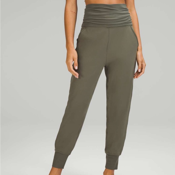 EUC Lululemon Align Super-High-Rise Ribbed-Waist Jogger in Carob Brown size 10 - Picture 1 of 10